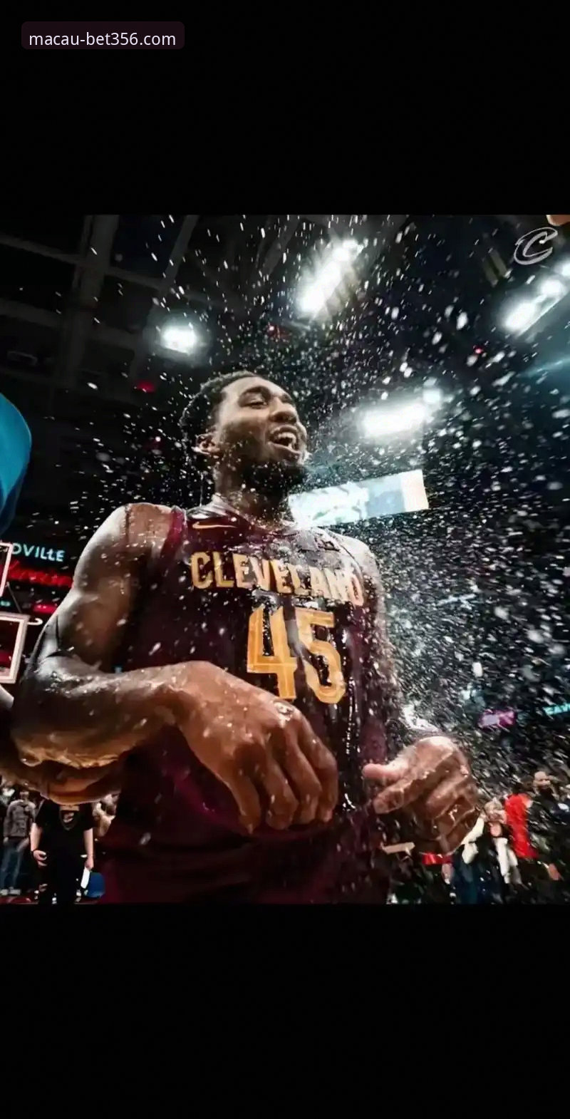 骑士主场力擒魔术迎四连胜，米切尔42分闪耀全场